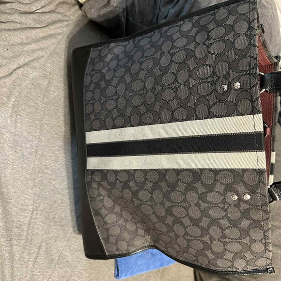 Coach Dempsey Tote 40 Signature Jacquard w/Stripe - Picture 7 of 7